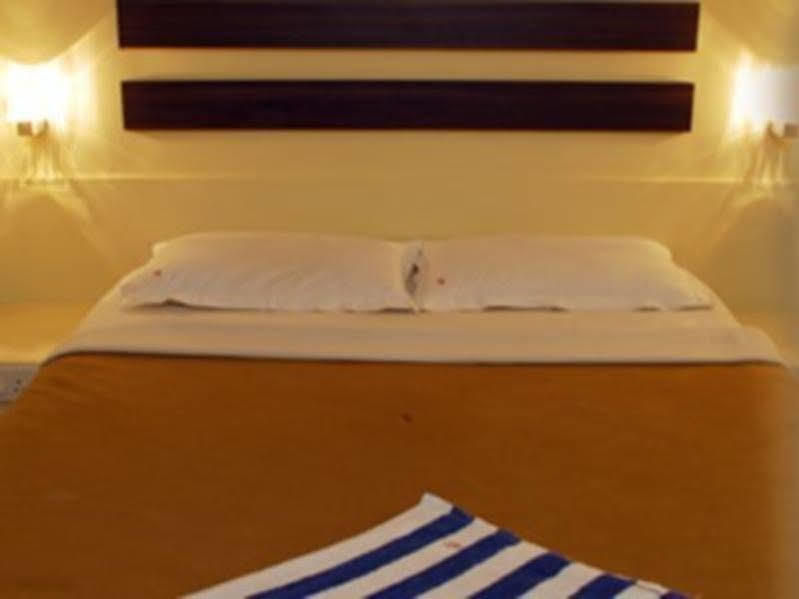 Hotel Golden Palace Pvt Ltd Mumbai Ngoại thất bức ảnh